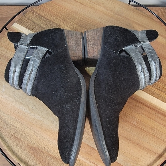 Steve Madden Black and Gray Ankle Boots - Picture 5 of 16